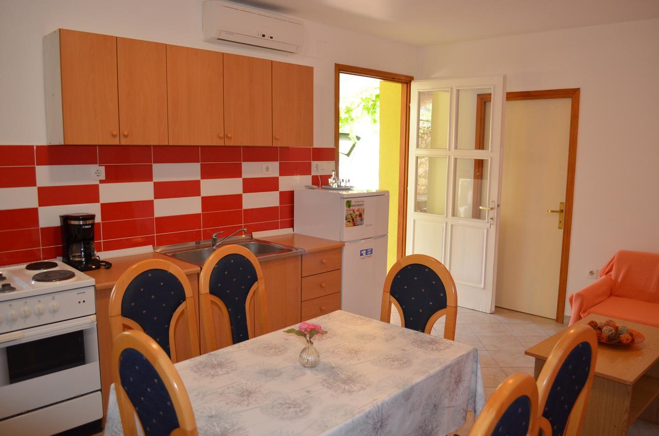Apartments Petar Draga Bascanska Екстер'єр фото