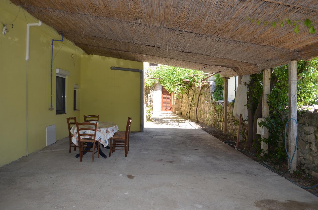Apartments Petar Draga Bascanska Екстер'єр фото