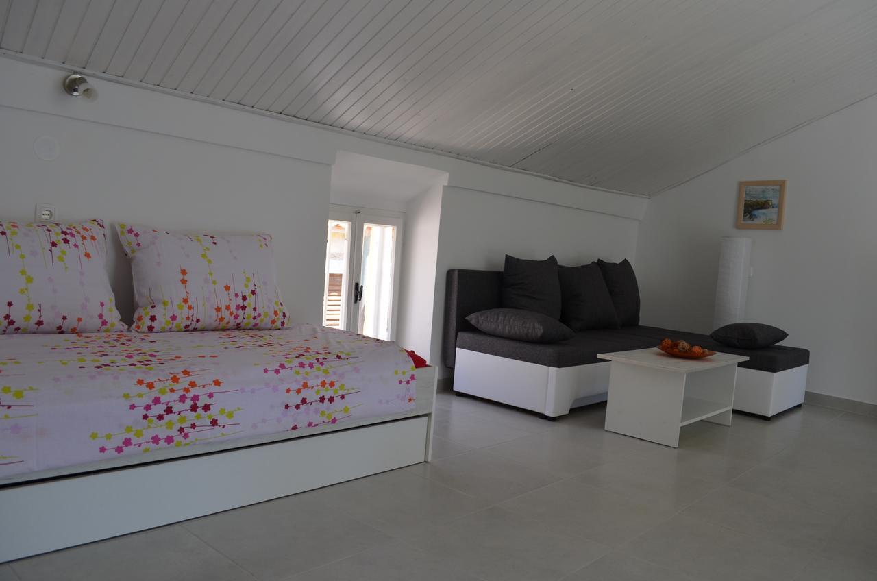 Apartments Petar Draga Bascanska Екстер'єр фото